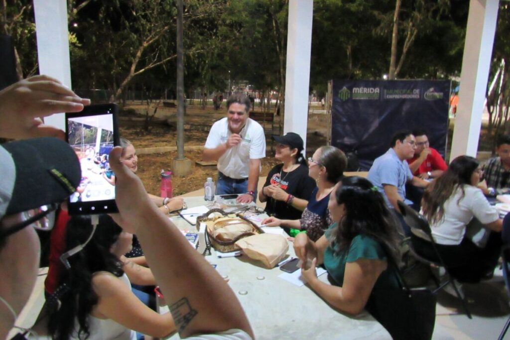 Adoptar un formato de networking estructurado.