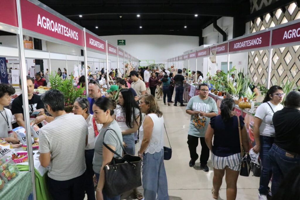 Mercado Renacer triunfa con 250 productores en Expo Campo