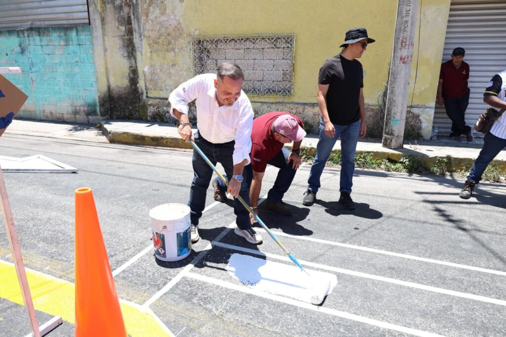 Gobierno del Estado de Yucatan pone en marcha acciones para mejorar movilidad escolar en Chuburná de Hidalgo de Mérida / Imdut