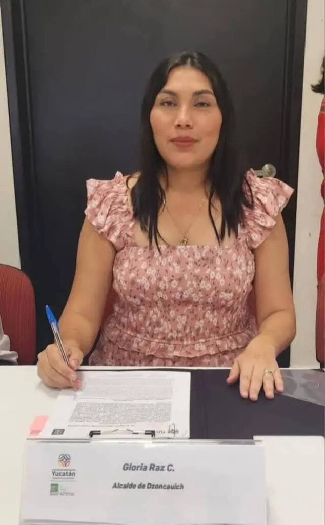 Padres de familia cierran primaria en Conkal ante el sistemático abandono de la directora por intereses políticos
