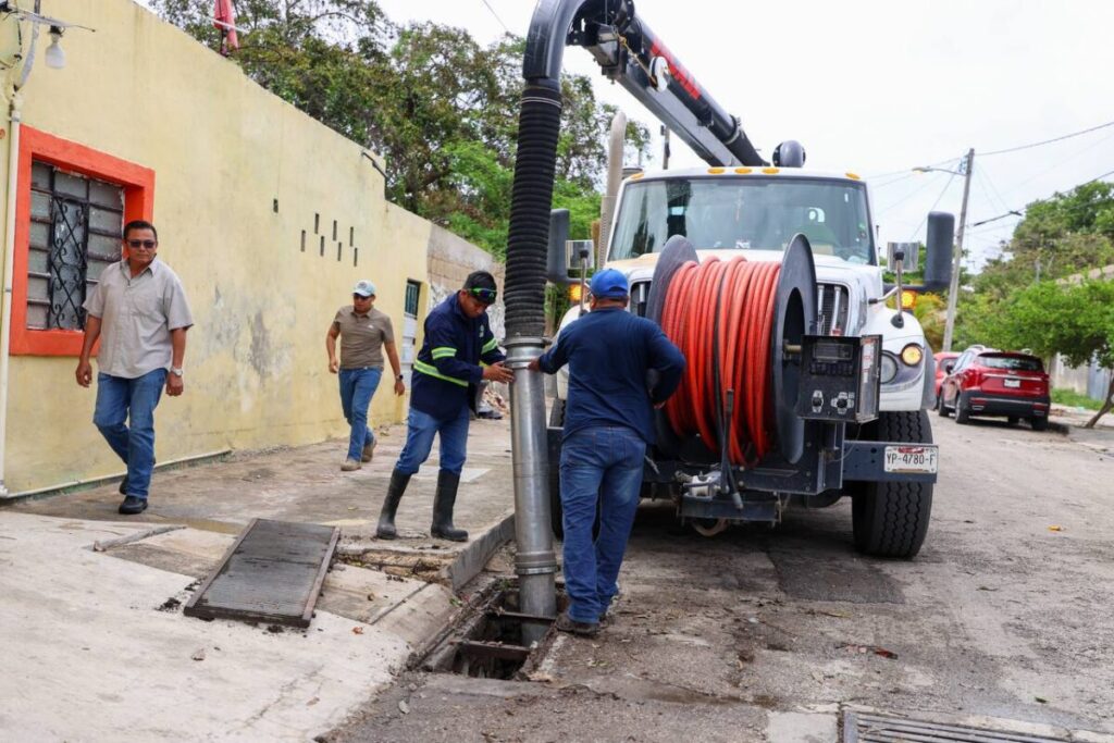 Mérida se mantiene en alerta permanente tras histórica lluvia; Cecilia Patrón encabeza acciones de protección ciudadana