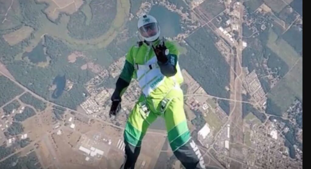 Luke Aikins desafía a la muerte: salta desde 7 mil metros sin paracaídas y sobrevive