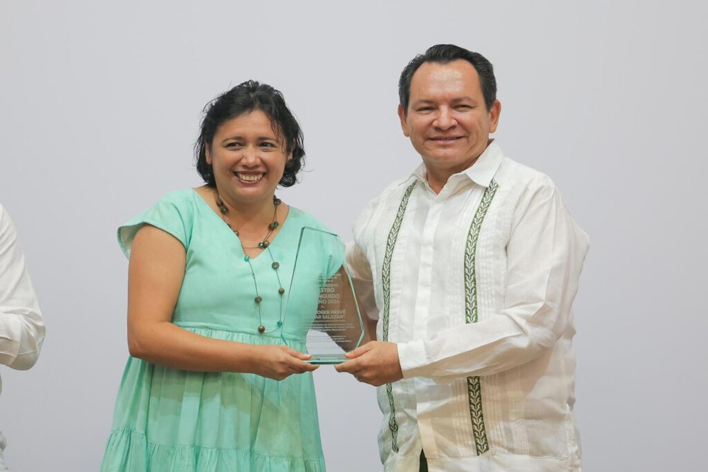 Gobierno de Yucatán rinde homenaje póstumo al maestro Roger Hervé Aguilar Salazar/ Joaquín Díaz Mena