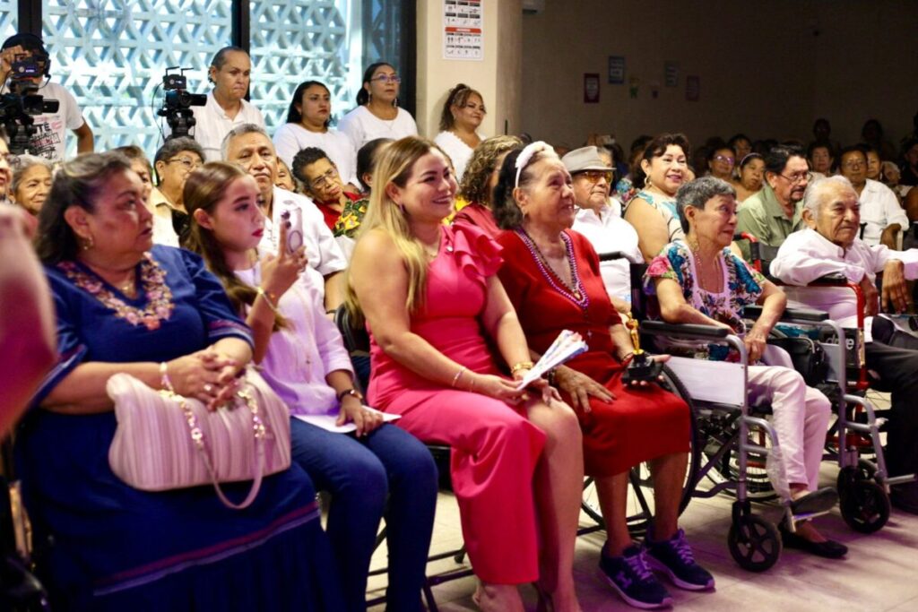 Tres años de amor y dignidad: Celebran el aniversario de la Casa del Adulto Mayor de Kanasín / Raquel Balam Rocha