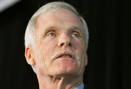 Fallece Ted Turner el magnate de los medios que revolucionó el periodismo con la fundación de CNN