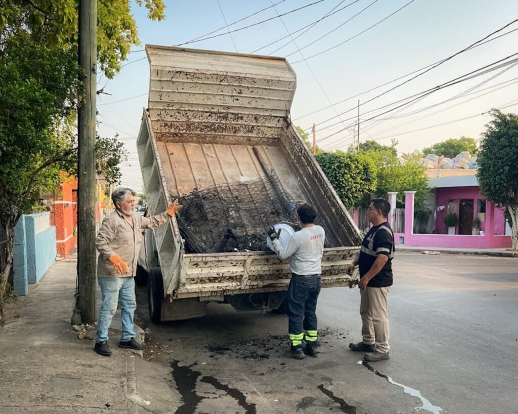 Renacimiento Maya atiende a familia afectada por incendio en Santa Rosa de Mérida / Joaquín Díaz Mena