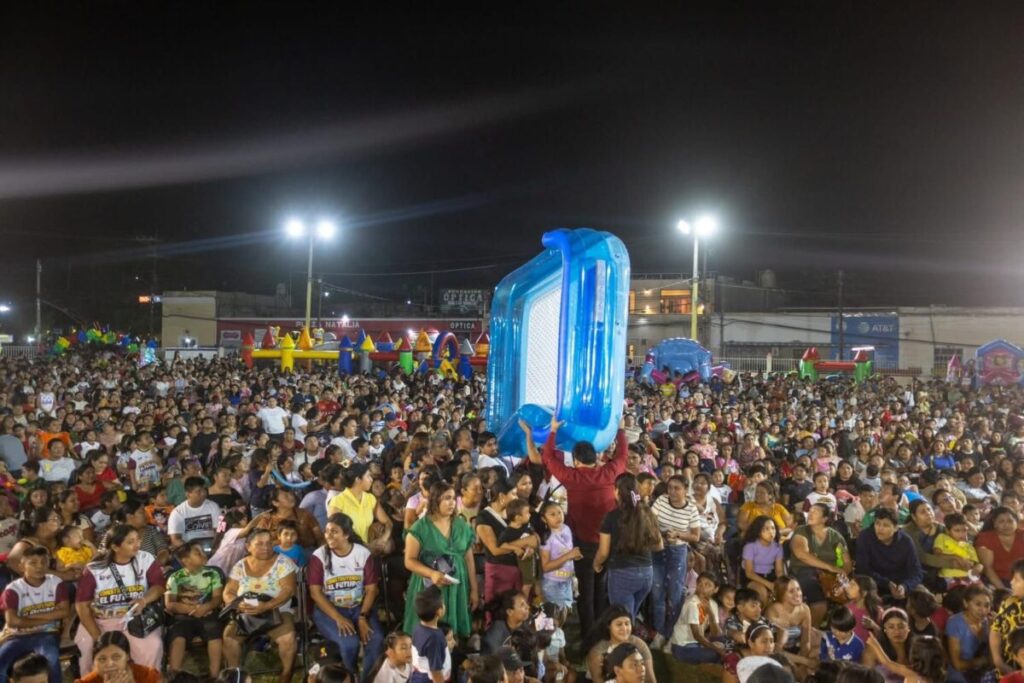 Más de 5 mil asistentes respaldan la visión social de Kenia Walldina en Umán.