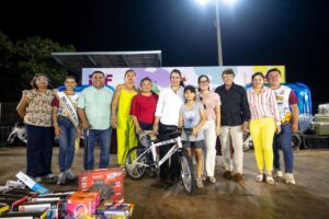 La alcaldesa Kenia Walldina Sauri lleva por primera vez festejo masivo del Día del Niño y la Niña a Itzincab, Umán