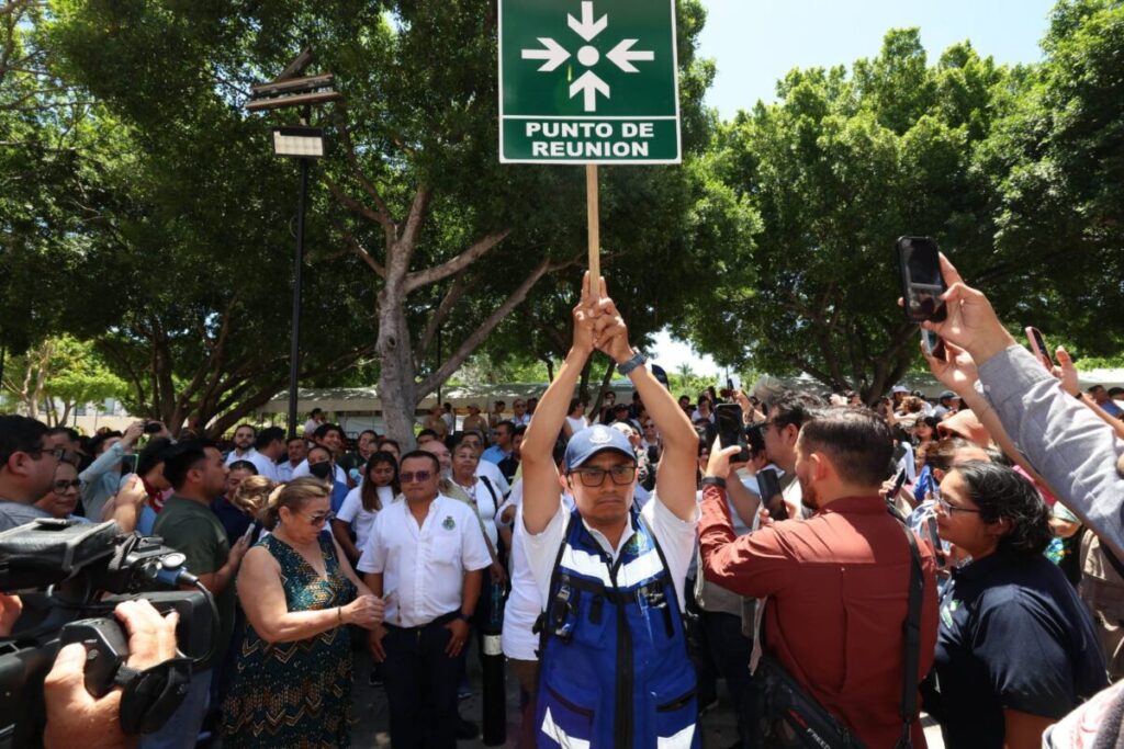 Evacuación de 115 mil ciudadanos en el Simulacro Nacional 2026.