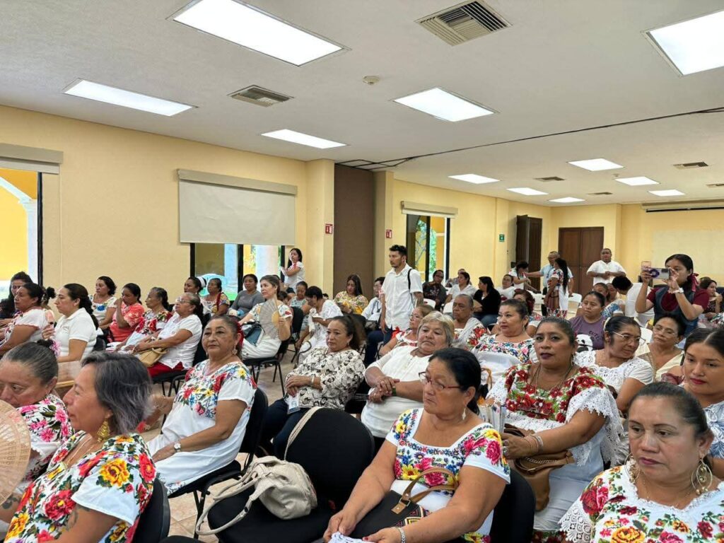 Reconocimiento a la partería tradicionales de Yucatán 2026.