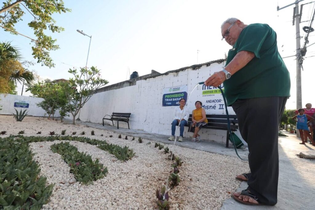 Vecinos y Ayuntamiento de Mérida rescatan espacio público en Misné; transforman tiradero clandestino en área comunitaria / Arturo León Itzá