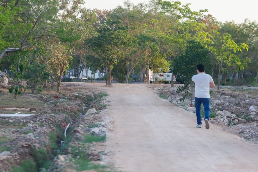 La alcaldesa Cecilia Patrón supervisa avances del nuevo corredor verde en Ciudad Caucel