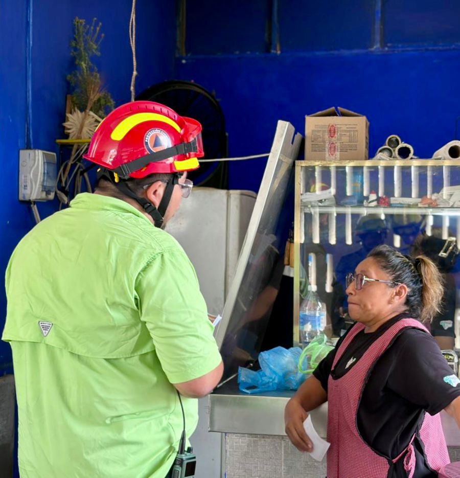 Supervisa Protección Civil de Kanasín instalaciones en el Mercado Municipal para prevenir riesgos
