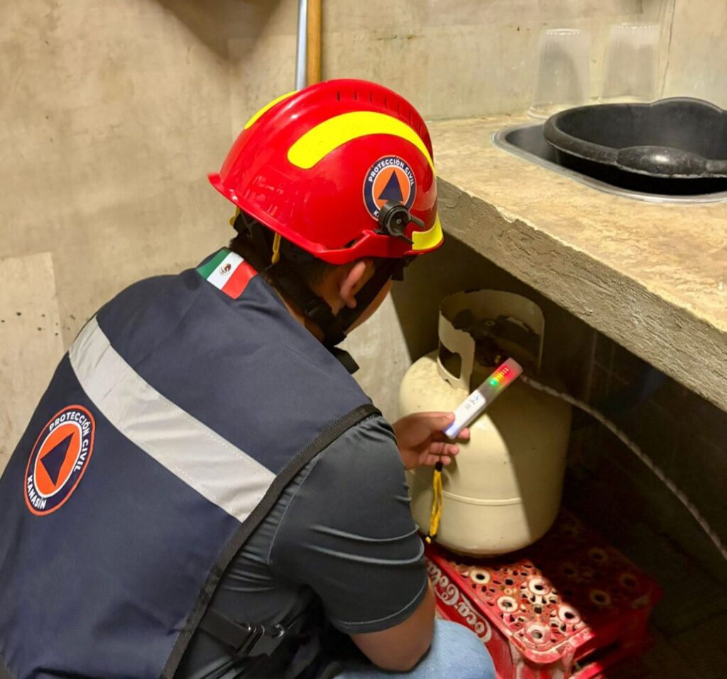 Supervisa Protección Civil de Kanasín instalaciones en el Mercado Municipal para prevenir riesgos