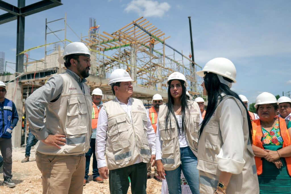 Avanza la construcción del Centro Renacimiento Ka’siijil en Izamal con 64% de progreso / Joaquín Díaz Mena