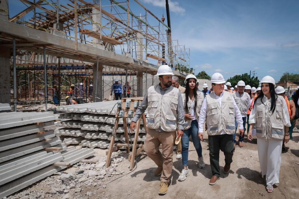 Avanza la construcción del Centro Renacimiento Ka’siijil en Izamal con 64% de progreso / Joaquín Díaz Mena