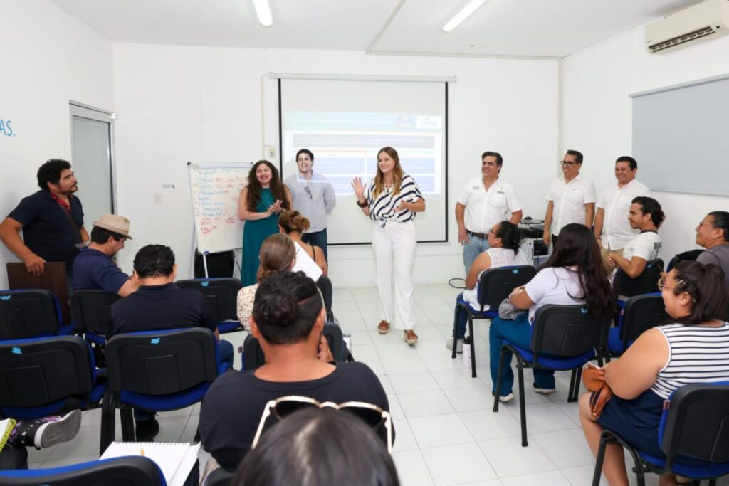 Cecilia Patrón Laviada rompe récord histórico en entrega de créditos para emprendedores en Mérida