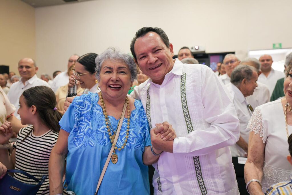 Gobierno de Yucatán rinde homenaje póstumo al maestro Roger Hervé Aguilar Salazar/ Joaquín Díaz Mena