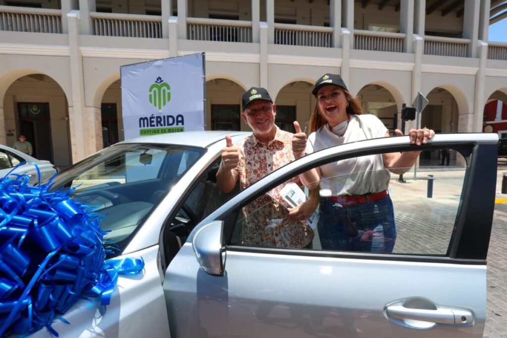 Mérida reconoce a contribuyentes cumplidos con premios y obras para la ciudad “Gana Mérida, Ganas Tú 2026” / Cecilia Patrón Laviada