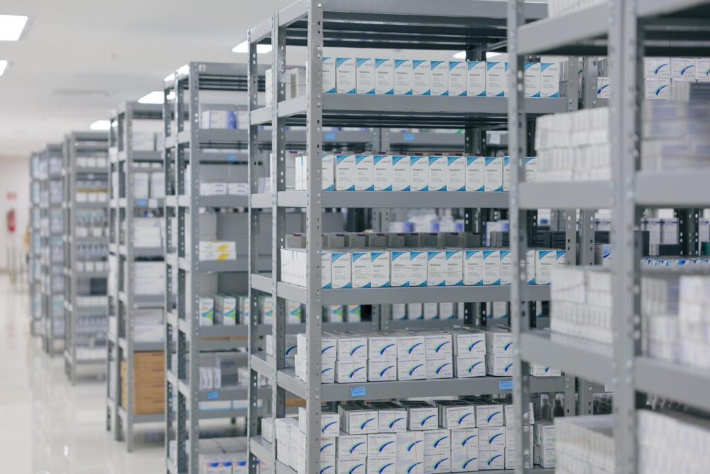 Gobernador "Huacho" Díaz Mena supervisa farmacia del nuevo O’Horán y garantiza medicamentos gratuitos