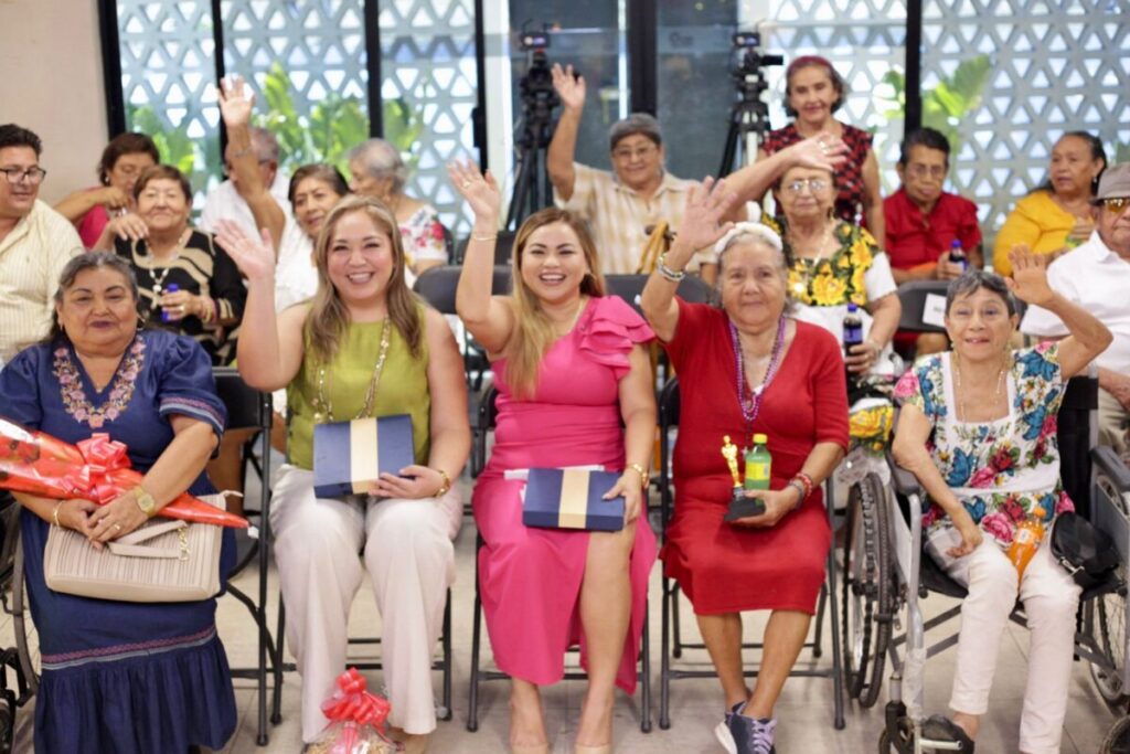 Tres años de amor y dignidad: Celebran el aniversario de la Casa del Adulto Mayor de Kanasín / Raquel Balam Rocha