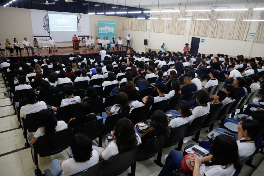 ¡Tu Voz Cuenta! Lanzan la Convocatoria del Parlamento Juvenil Yucatán