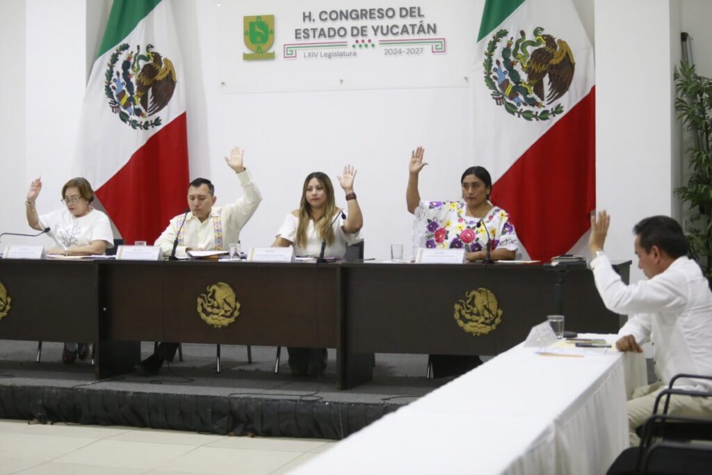 Con más de 43 años de servicio en el CETIS 112, gana el reconocimiento a la Excelencia Docente