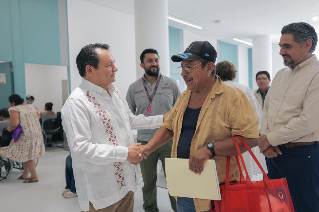 Joaquín Díaz Mena supervisa el nuevo Hospital O’Horán y garantiza atención médica pese a las lluvias