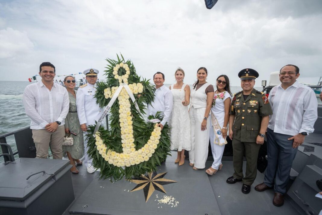 Joaquín Díaz Mena encabeza ceremonia del Día de la Marina en Progreso, Yucatán honra a sus marinos
