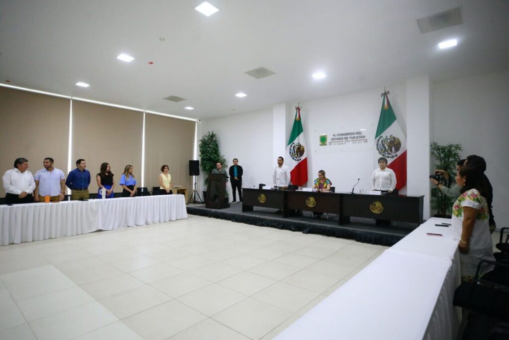 ¡Productividad histórica! El Congreso de Yucatán clausura su periodo ordinario aprobando 100 iniciativas.