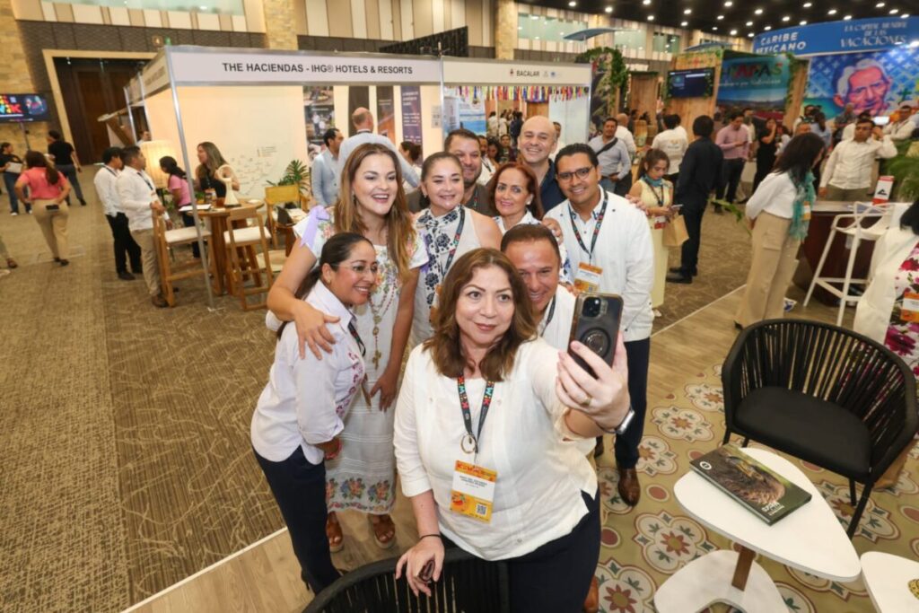 Panel del programa Pueblos del Maíz en la Feria Kíiwik Mérida UNESCO 2026.