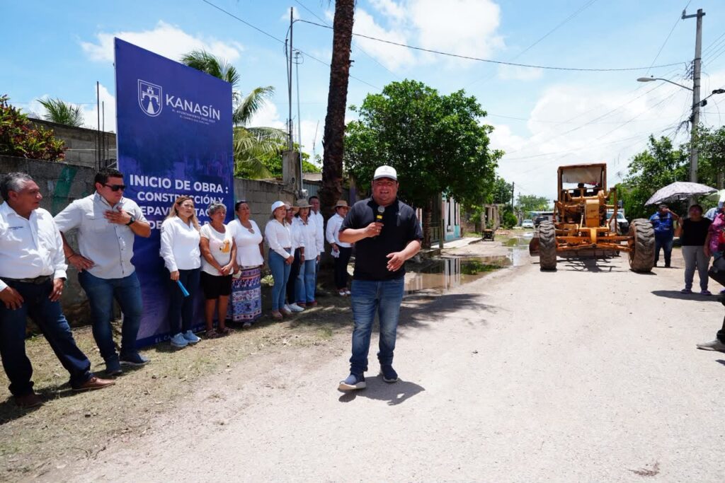 Kanasín mejora su infraestructura: Edwin Bojórquez abandera trabajos de rehabilitación de más de 17,000 m2 de calles