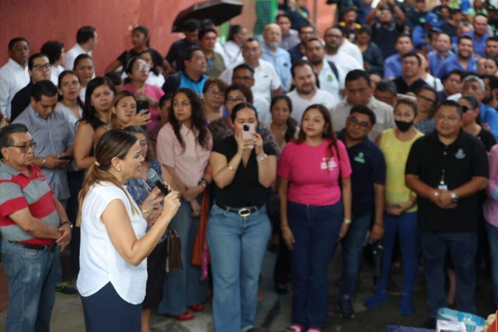 Reconoce Cecilia Patrón a las cuadrillas que atendieron las inundaciones; “¡Mérida tiene a las mejores trabajadoras y trabajadores del país!”