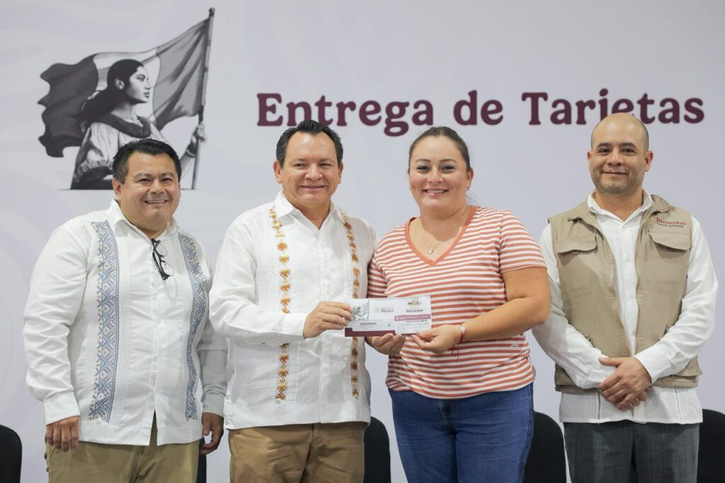 Entrega Gobernador Joaquín Díaz Mena apoyos para impulsar el campo y la educación