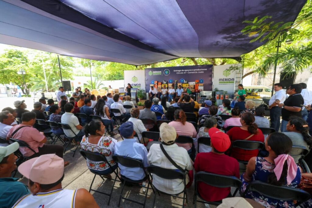 Cecilia Patrón: Con mangueras, extractores y cajas de colmenas, blindan la economía de los productores locales