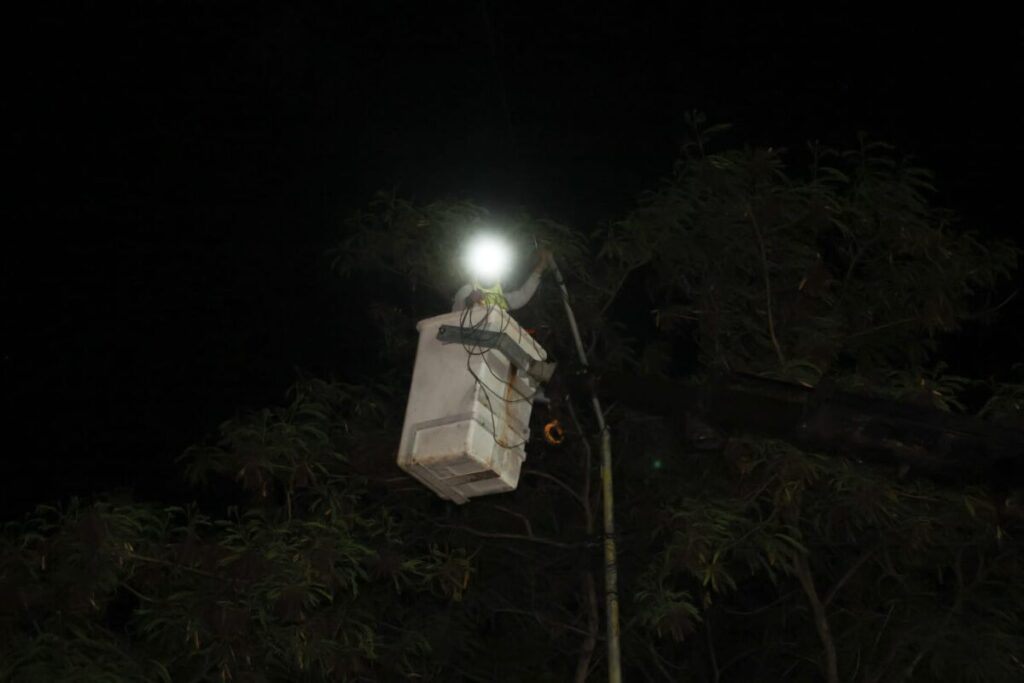 Invierten más de 50 millones de pesos en cableado y luminarias para el poniente de Mérida
