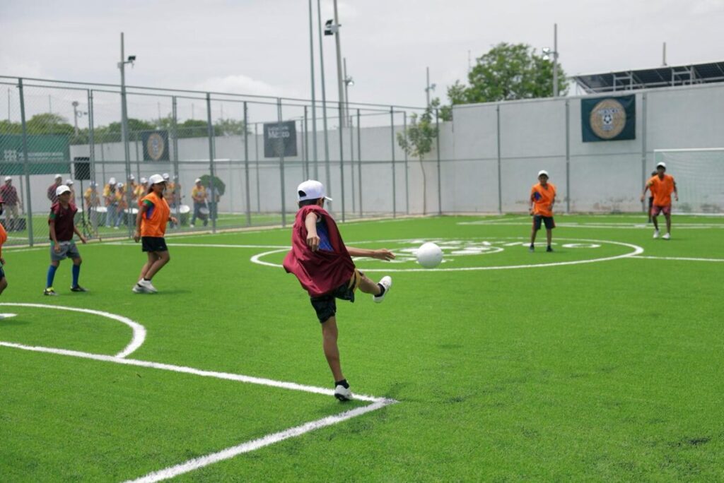 Renacimiento Maya lleva el deporte a las colonias con nuevas canchas del Mundial Social 2026 / Joaquín Díaz Mena