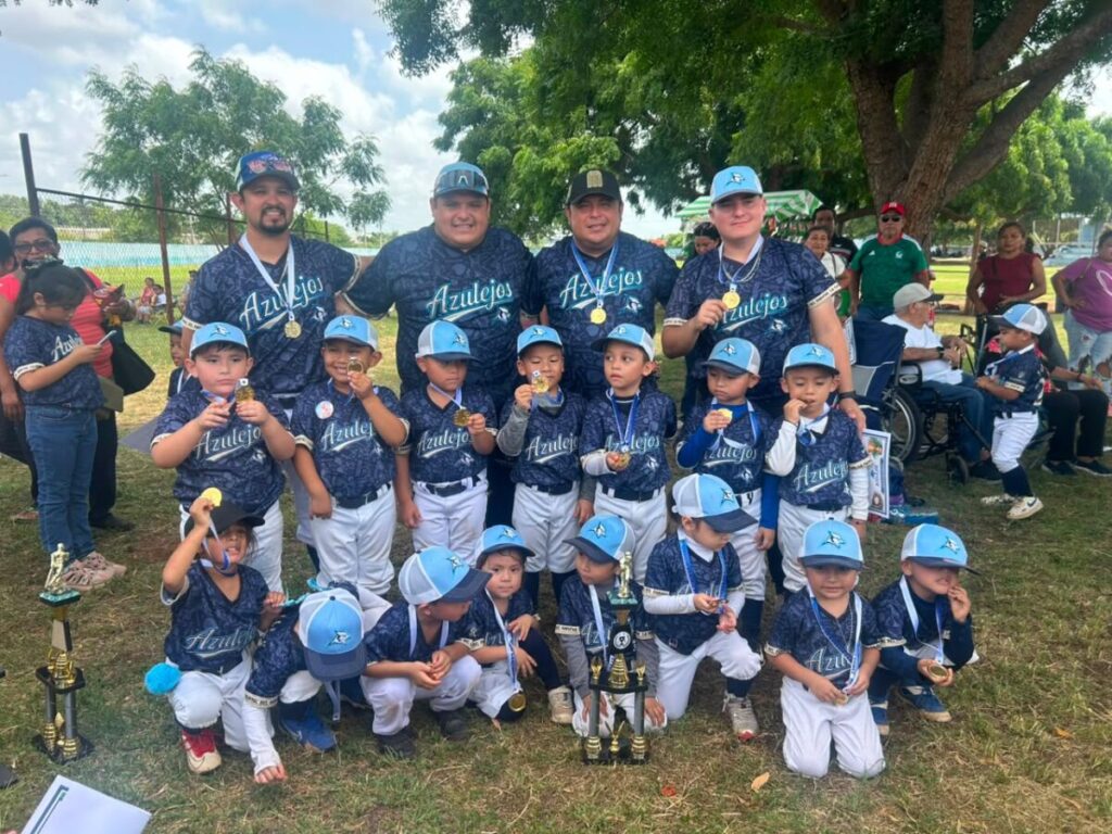 Escuelita Gratuita de Béisbol "Azulejos de Kanasín" logra tres campeonatos en menos de un año