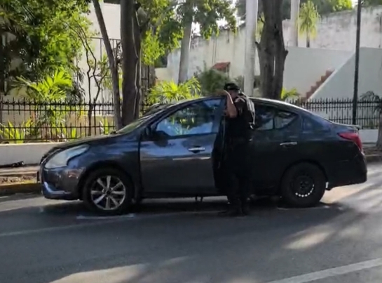Choque entre combi y auto deja varios pasajeros lesionados en la avenida Colón
