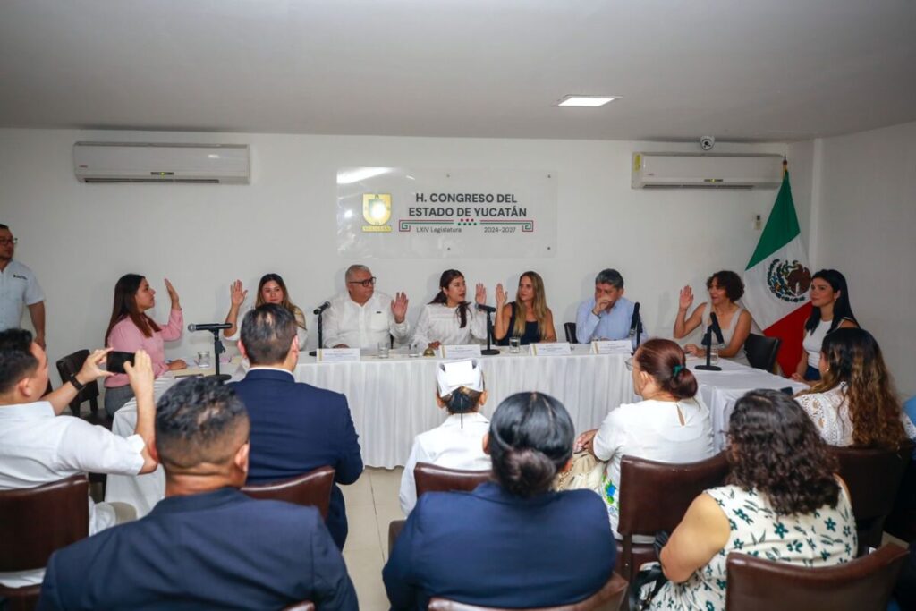 Congreso: Entregan el reconocimiento 'Refugio Esteves Reyes' a pionera