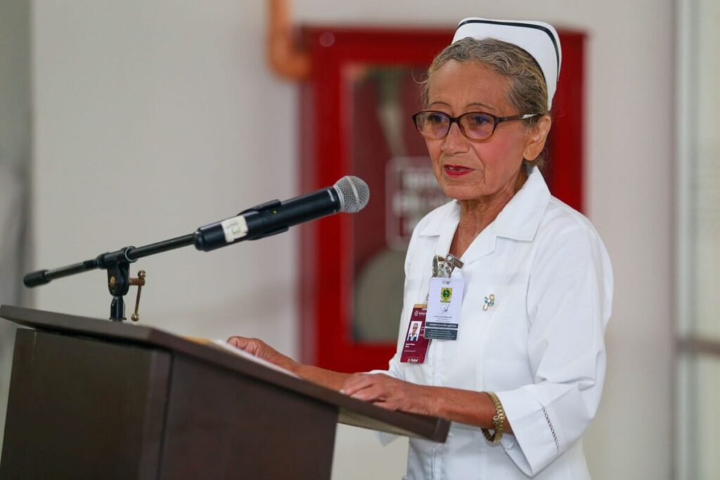 Congreso de Yucatán galardona a la enfermera Elodia Aguilar