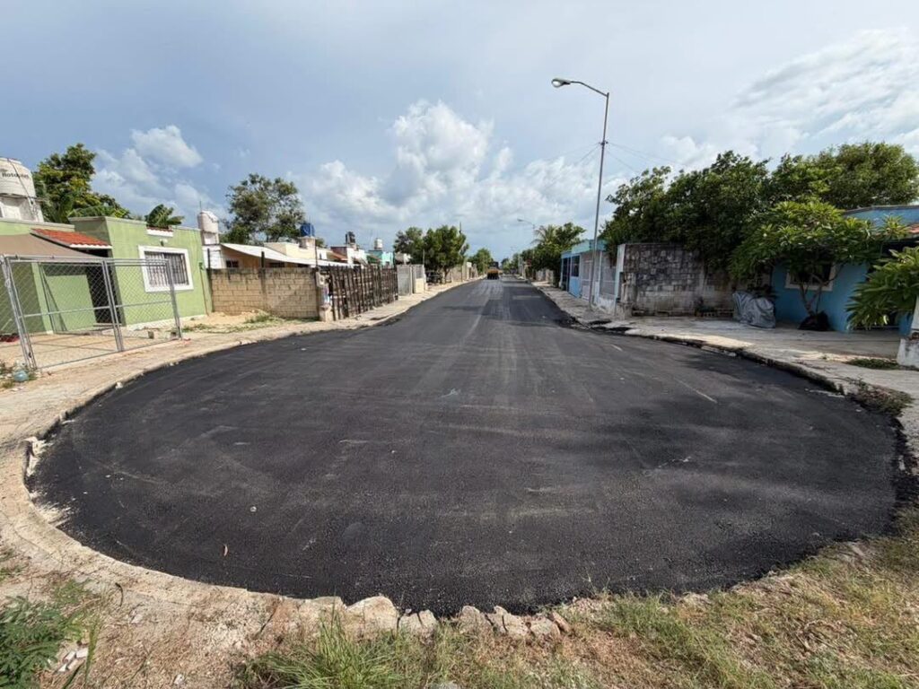 Construyen pozos de absorción y rejillas pluviales junto con pavimentación en Kanasín