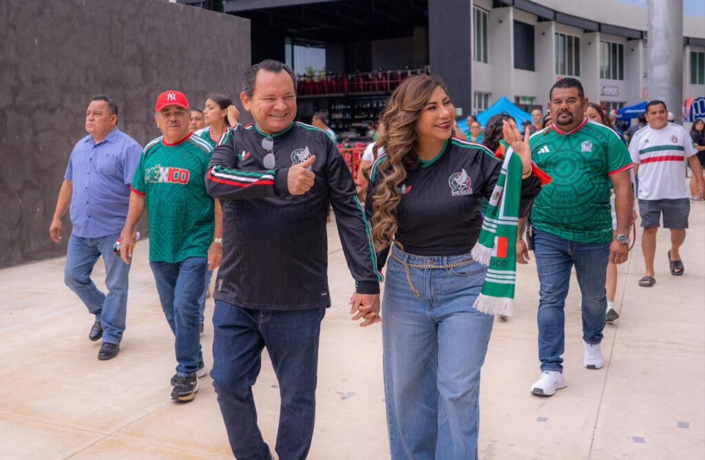 Joaquín Díaz Mena encabeza el festejo futbolero en Yucatán