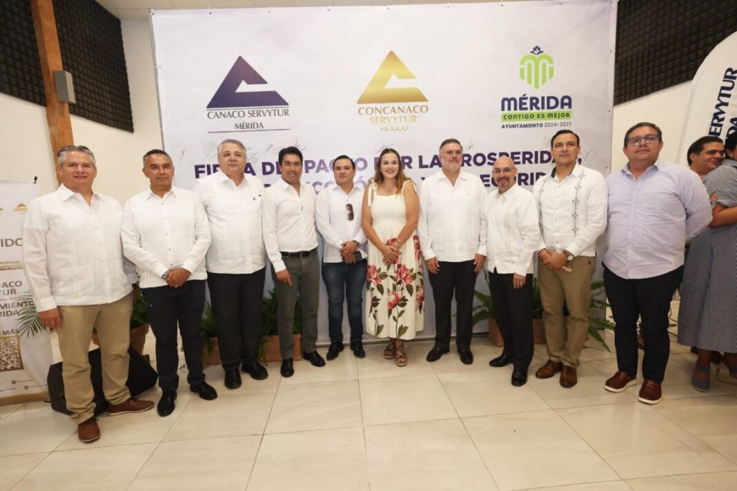 Cecilia Patrón firma Pacto por la Prosperidad para fortalecer la economía familiar y los negocios en Mérida