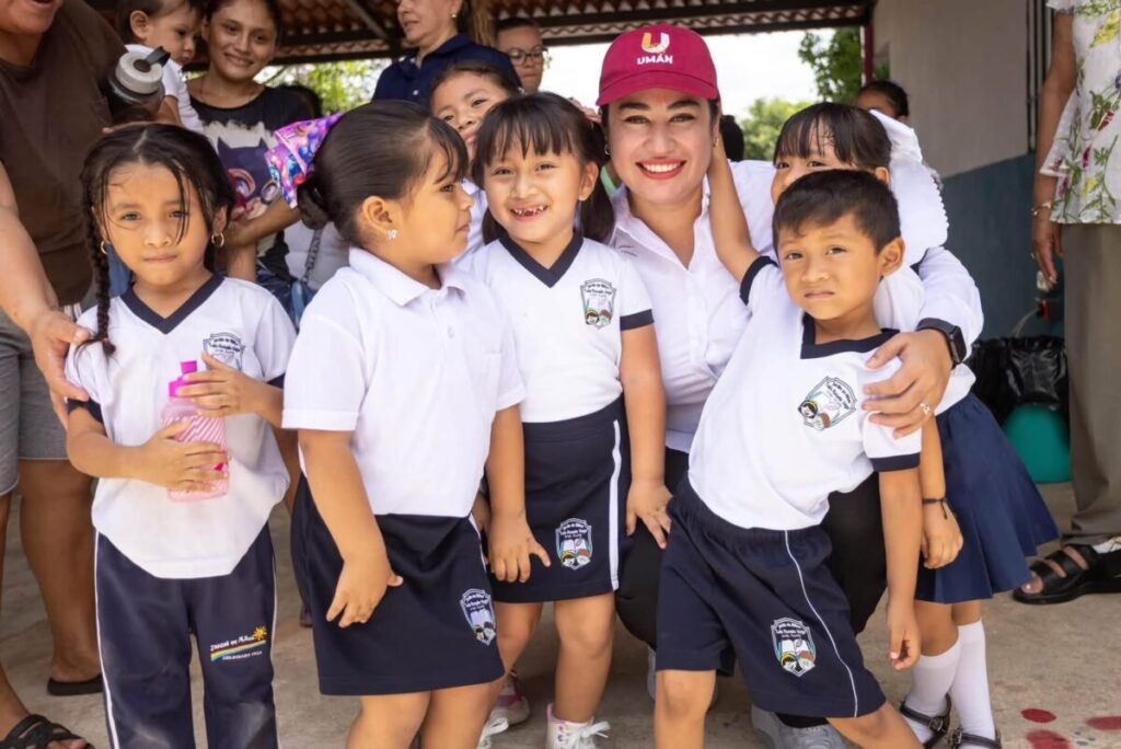 Kenia Walldina inicia construcción de esperado domo en jardín de niños de Umán