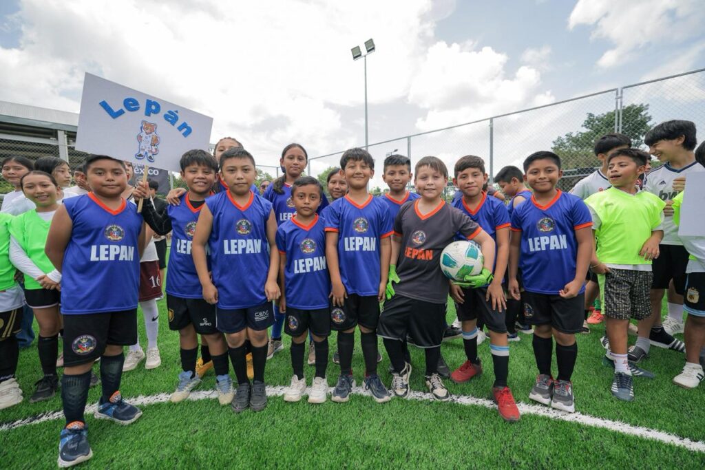 Más de 10 mil habitantes de Tecoh estrenan espacio deportivo contra las adicciones