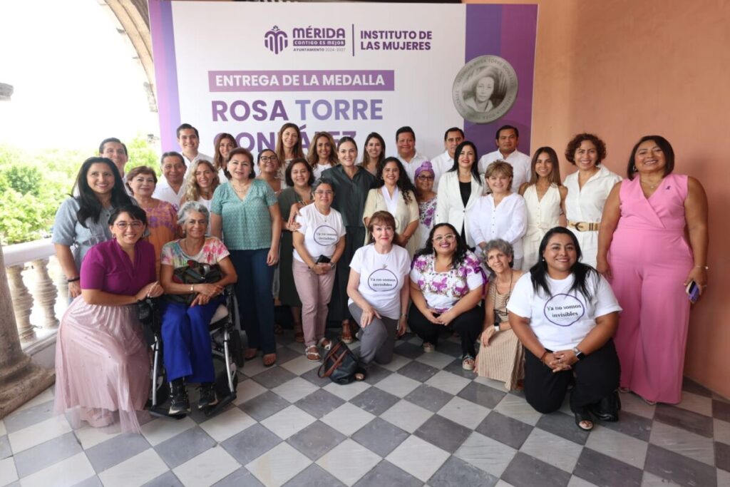 Cecilia Patrón Laviada entrega la Medalla “Rosa Torre González” a Liliana Judith Hernández