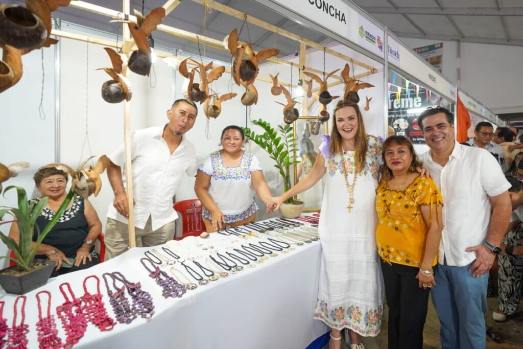 Feria Tunich celebra 25 años de tradición y talento artesanal en Mérida / Cecilia Patrón Laviada