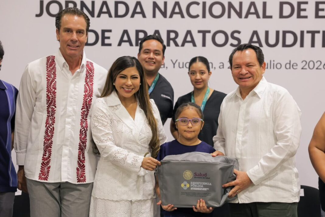 El bienestar es autonomía: Renacimiento Maya entrega apoyos auditivos / Joaquín Díaz Mena y Mtra. Wendy Méndez Naal