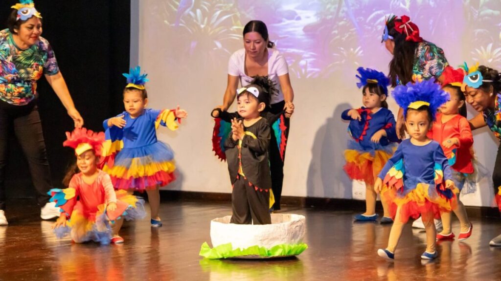 Alumnos de los Centros de Desarrollo Infantil de Mérida celebran graduación con mensaje ambiental